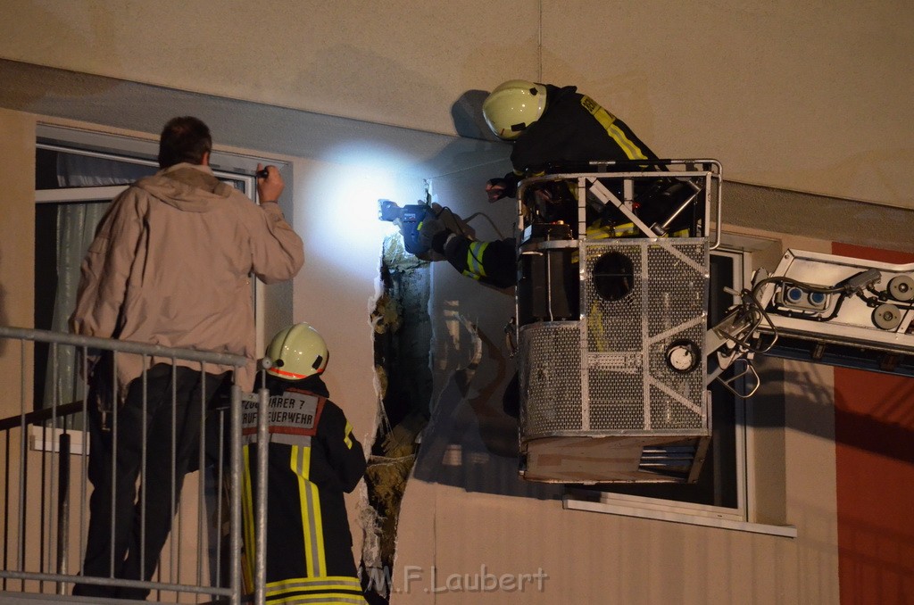 Feuer Koeln Porz Wahn Am Bahnhof P197.JPG - Miklos Laubert